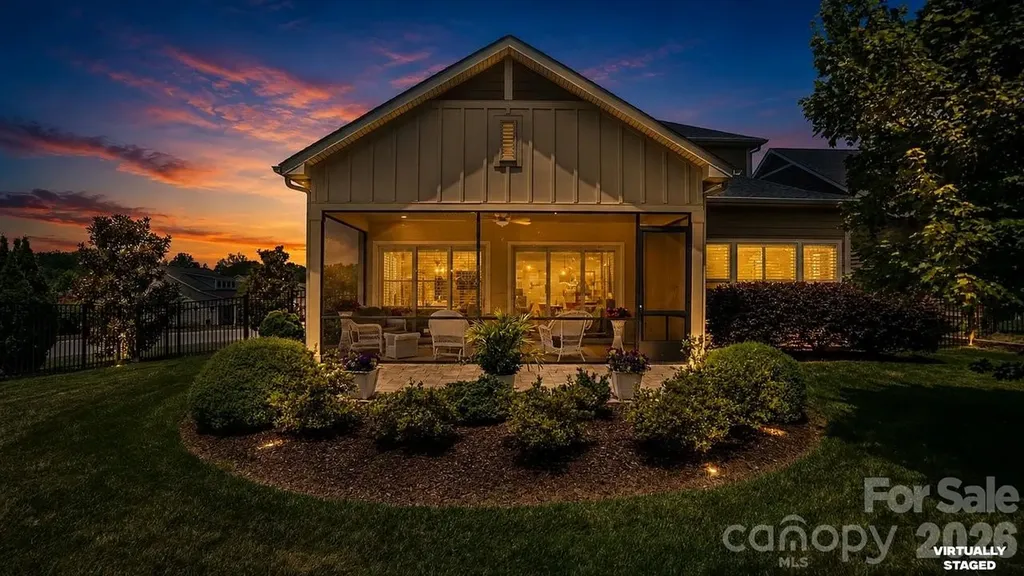 261 Stone Mountain Way Denver NC 28037