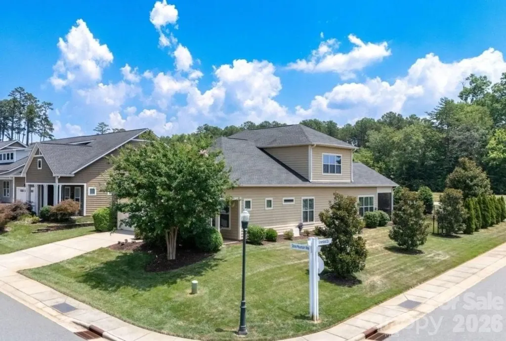 261 Stone Mountain Way Denver NC 28037