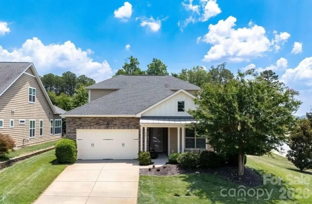 261 Stone Mountain Way Denver NC 28037