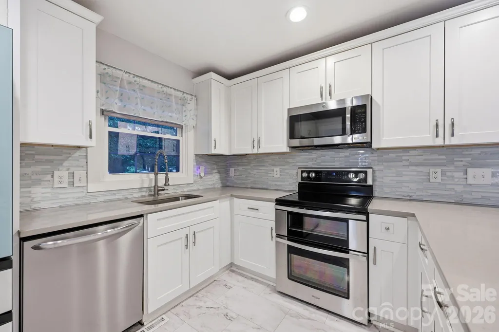 4116 Tipperary Place Charlotte NC 28215