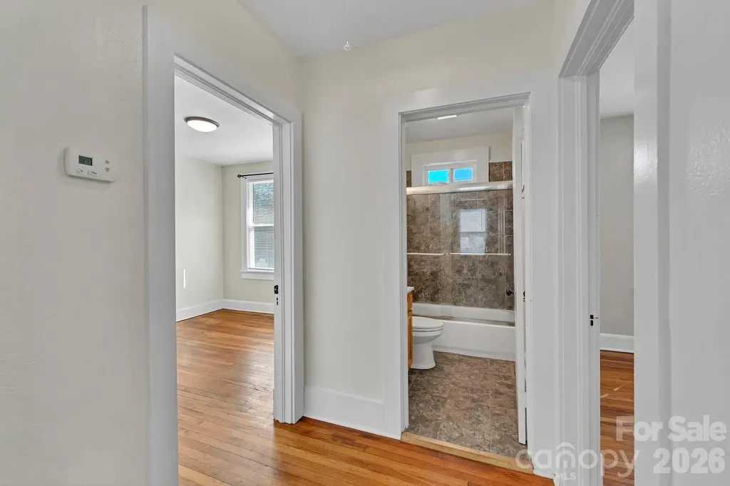 10 Enka Oak Street Candler NC 28715