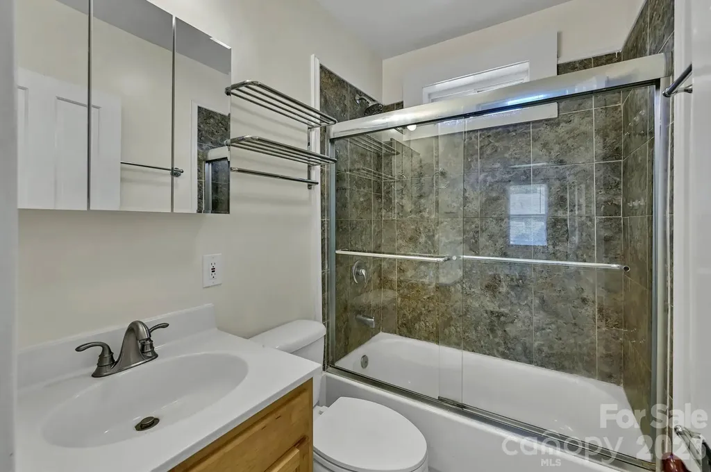 10 Enka Oak Street Candler NC 28715