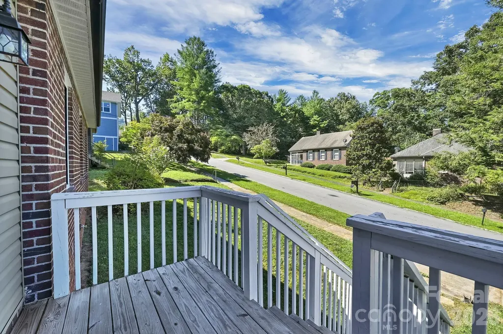 10 Enka Oak Street Candler NC 28715