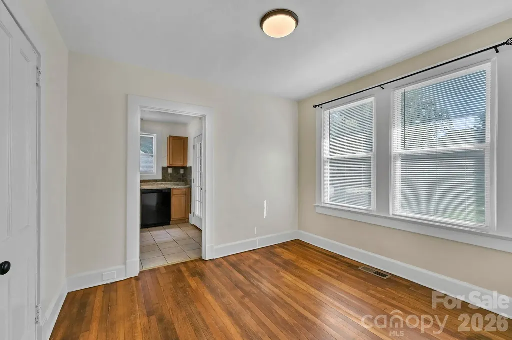 10 Enka Oak Street Candler NC 28715