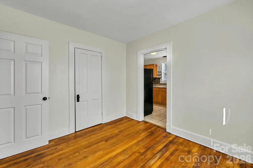 10 Enka Oak Street Candler NC 28715