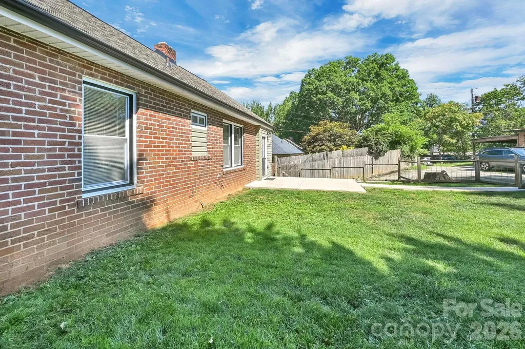 10 Enka Oak Street Candler NC 28715