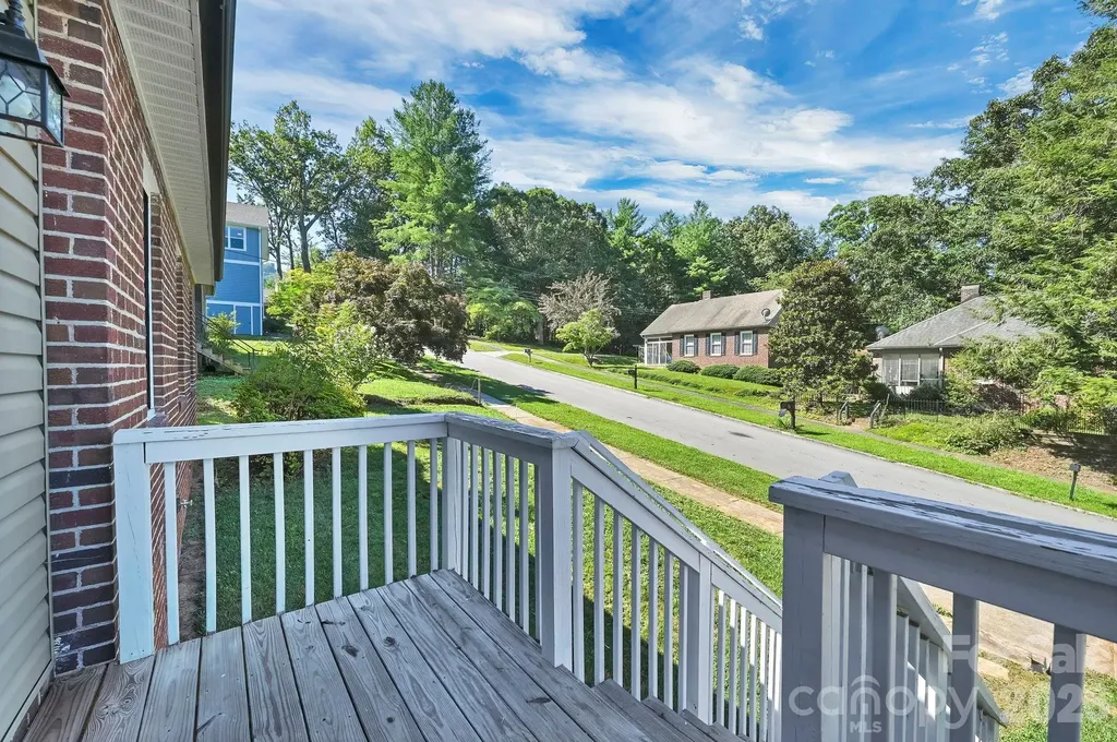 10 Enka Oak Street Candler NC 28715