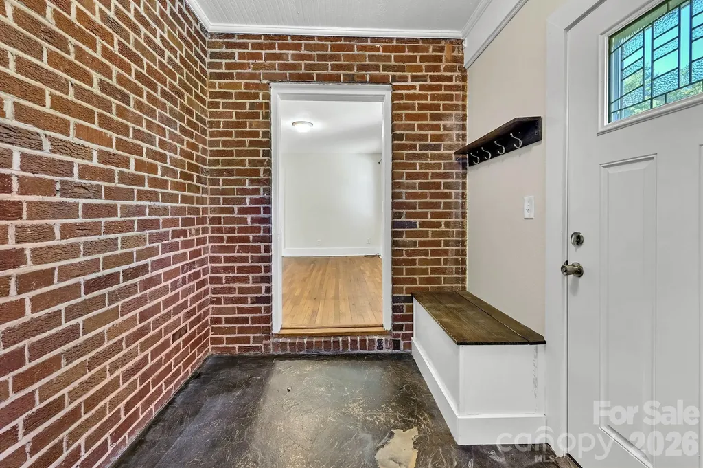10 Enka Oak Street Candler NC 28715