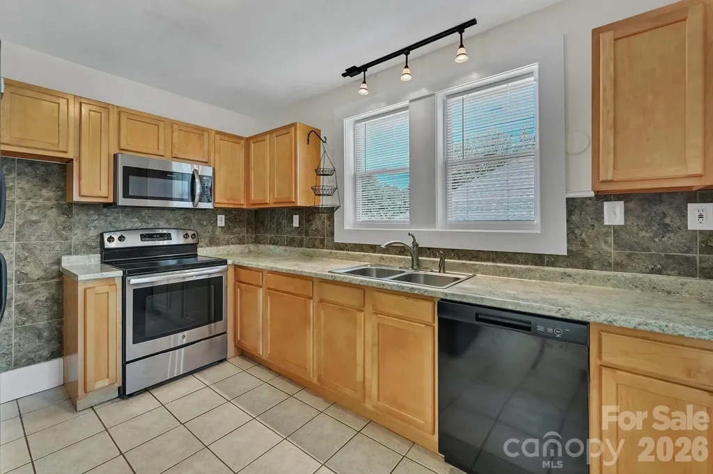 10 Enka Oak Street Candler NC 28715
