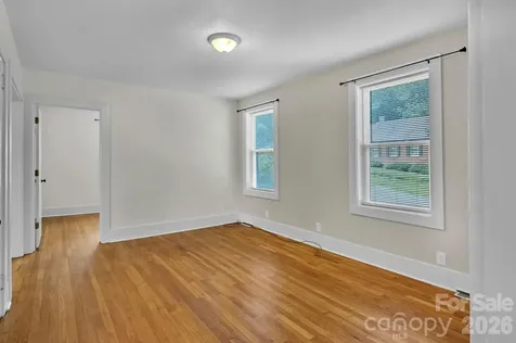 10 Enka Oak Street Candler NC 28715