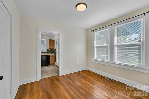 10 Enka Oak Street Candler NC 28715