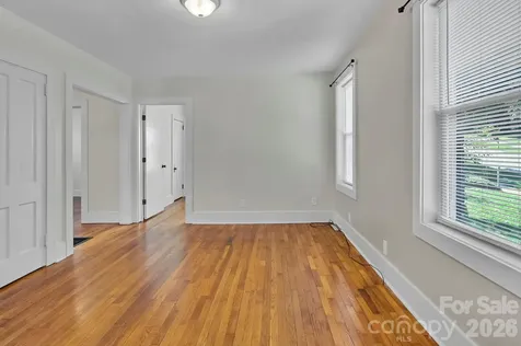 10 Enka Oak Street Candler NC 28715