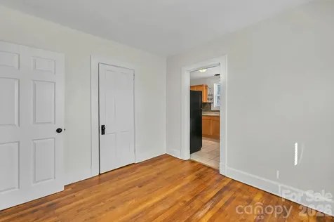 10 Enka Oak Street Candler NC 28715