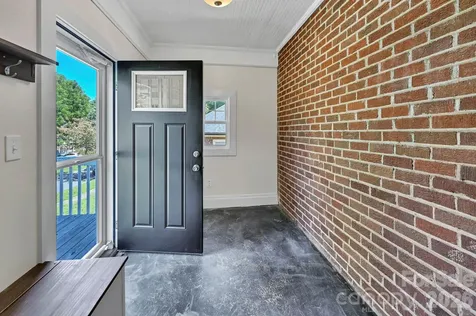 10 Enka Oak Street Candler NC 28715