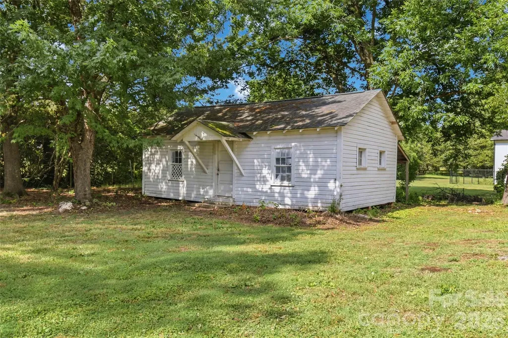 201 W Elm Street Wingate NC 28174