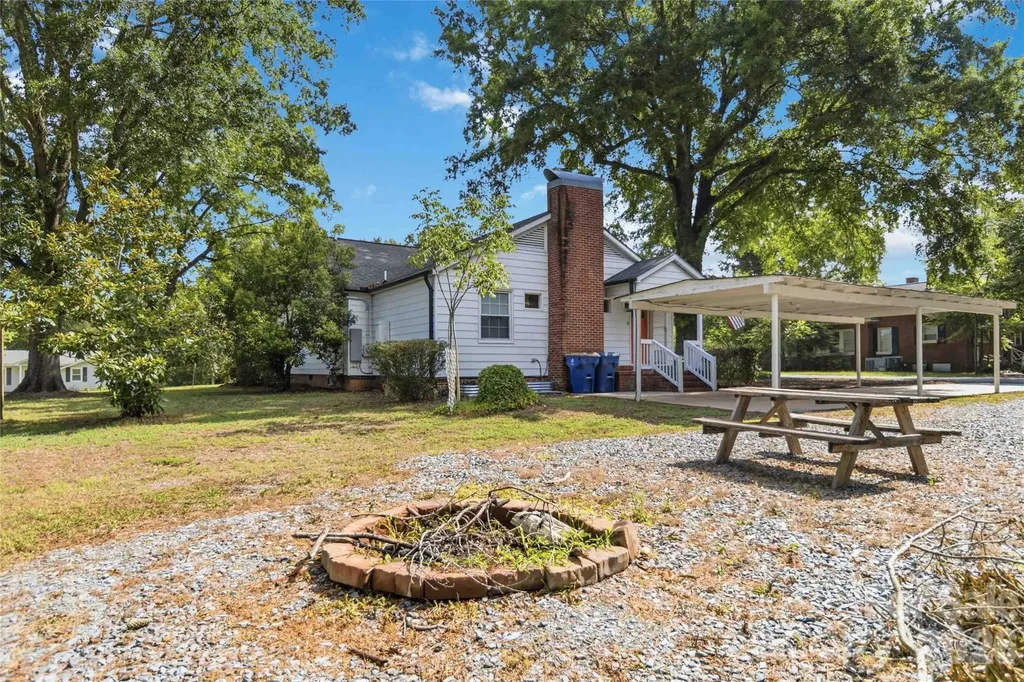 201 W Elm Street Wingate NC 28174
