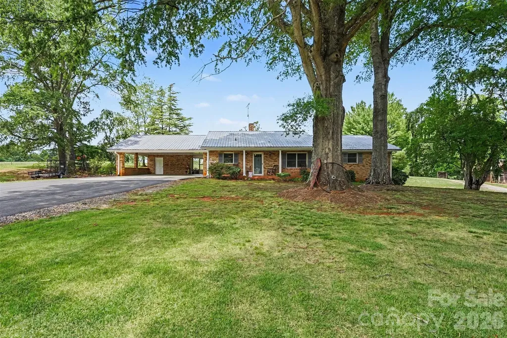 591 Mullis Road Union Grove NC 28689