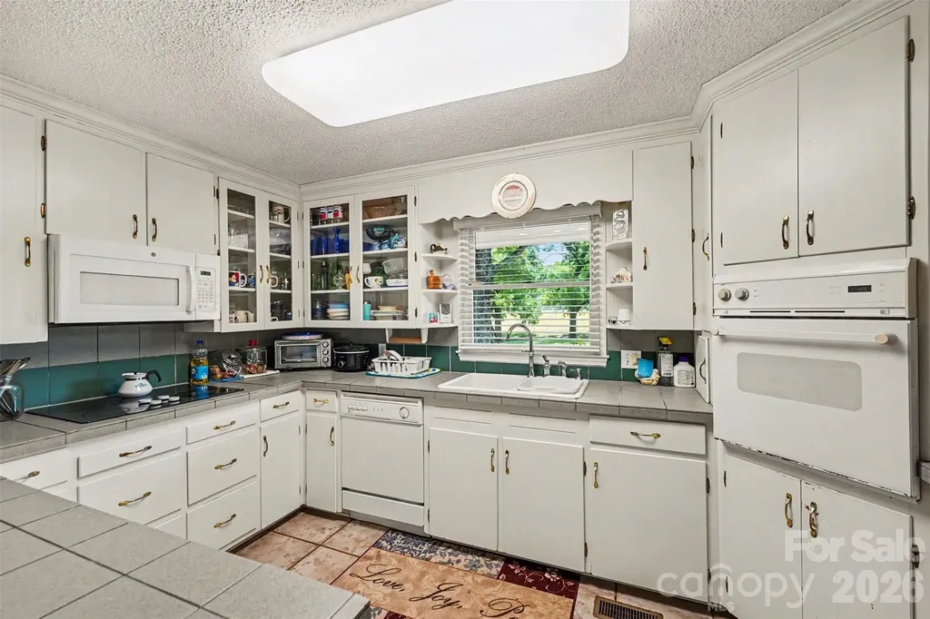 591 Mullis Road Union Grove NC 28689