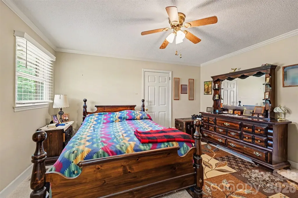 591 Mullis Road Union Grove NC 28689