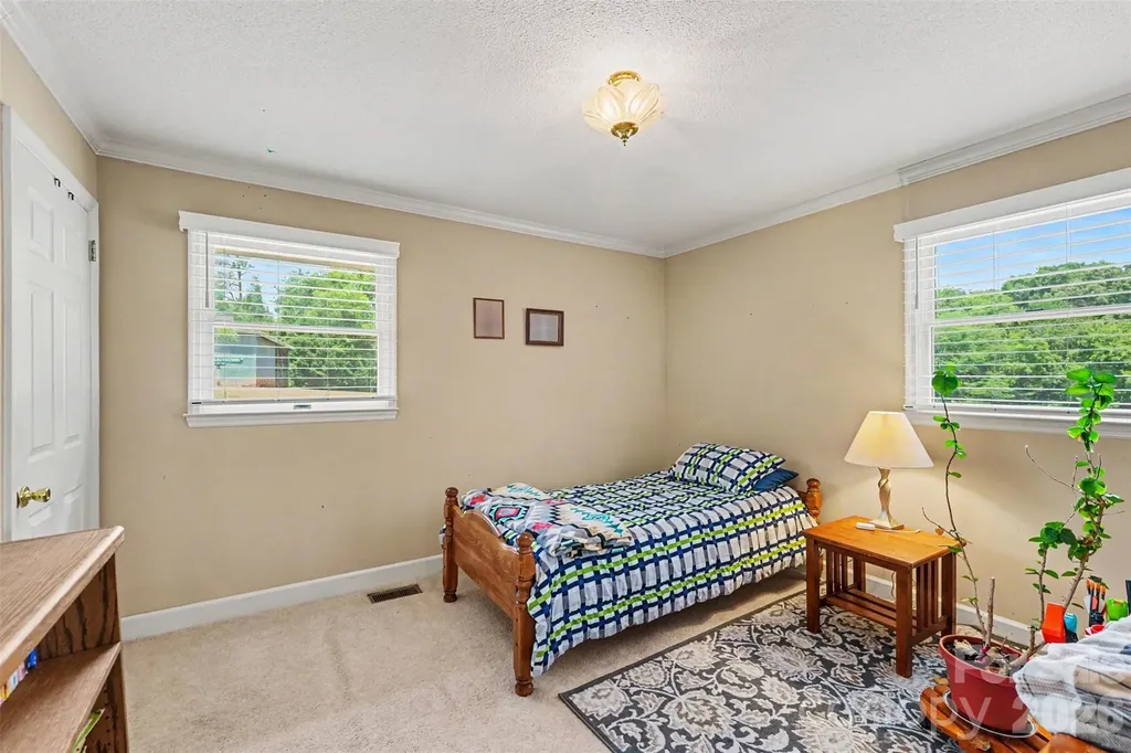 591 Mullis Road Union Grove NC 28689