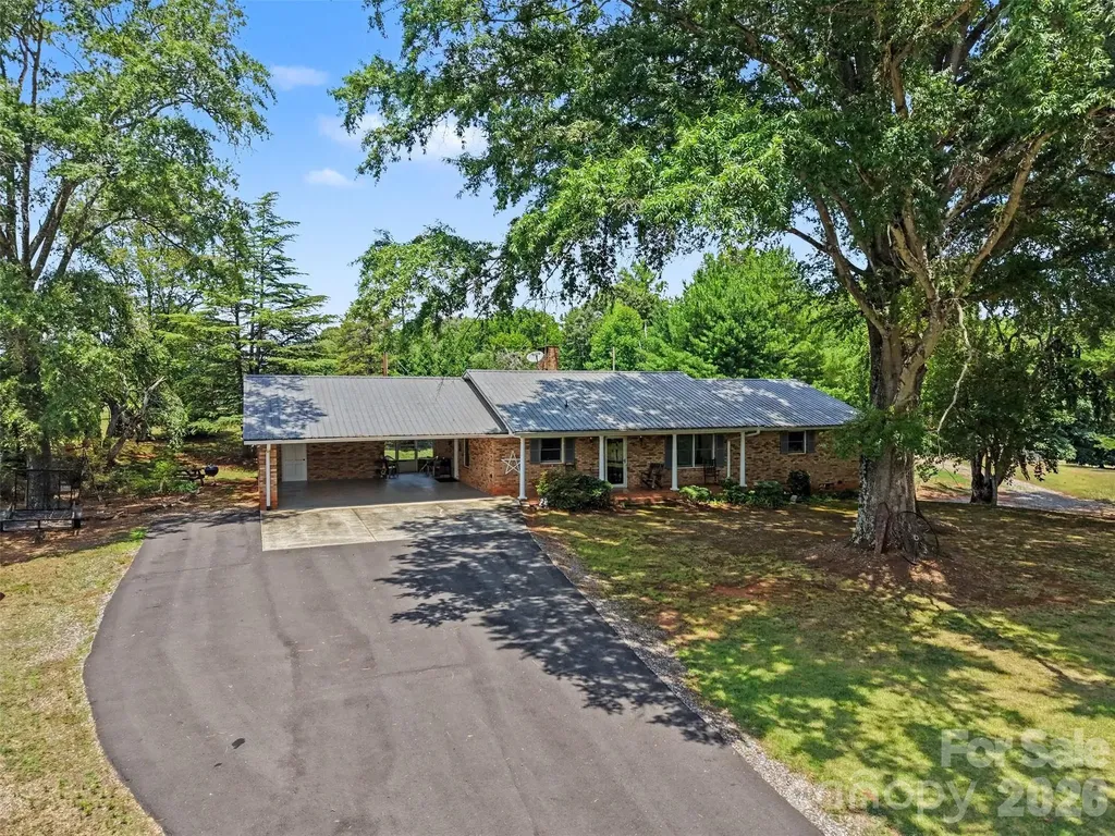 591 Mullis Road Union Grove NC 28689