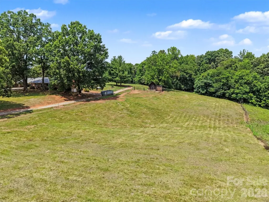 591 Mullis Road Union Grove NC 28689