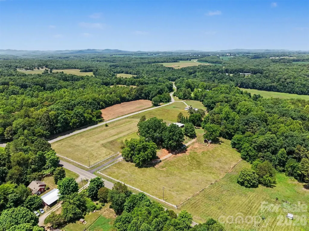 591 Mullis Road Union Grove NC 28689
