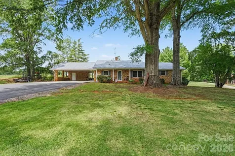 591 Mullis Road Union Grove NC 28689