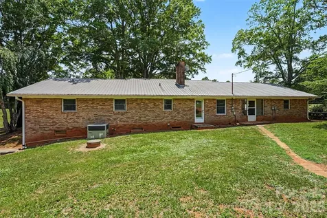 591 Mullis Road Union Grove NC 28689