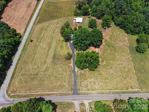 591 Mullis Road Union Grove NC 28689