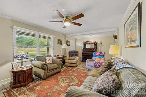 591 Mullis Road Union Grove NC 28689
