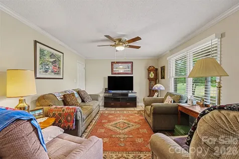 591 Mullis Road Union Grove NC 28689