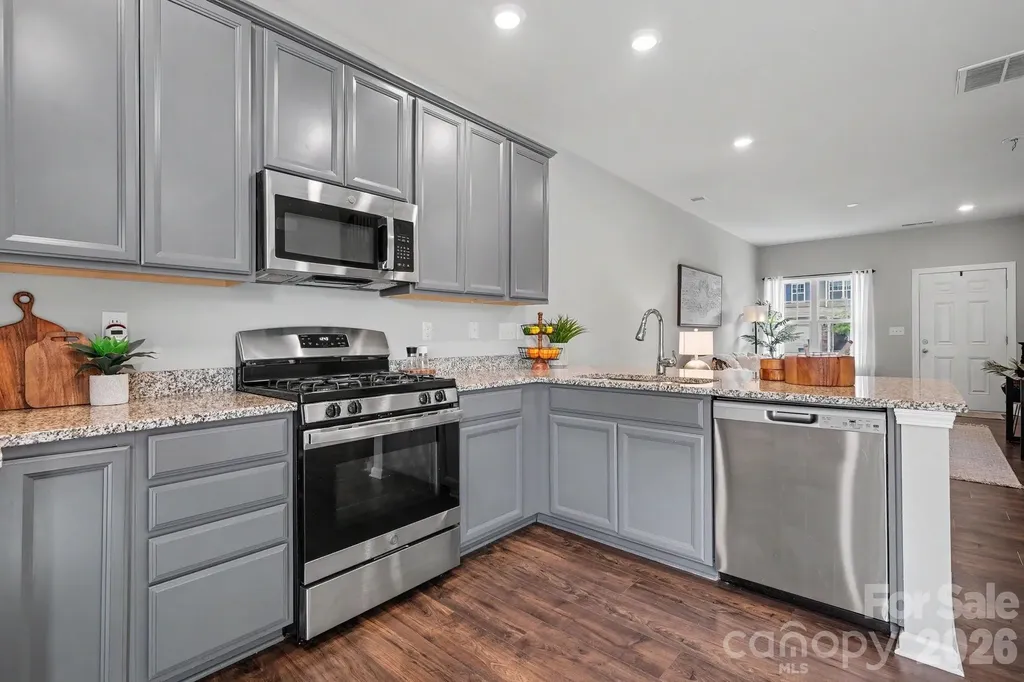 6411 Revolutionary Trail Charlotte NC 28217