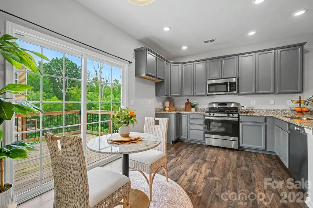 6411 Revolutionary Trail Charlotte NC 28217