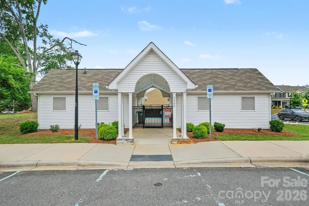 6411 Revolutionary Trail Charlotte NC 28217