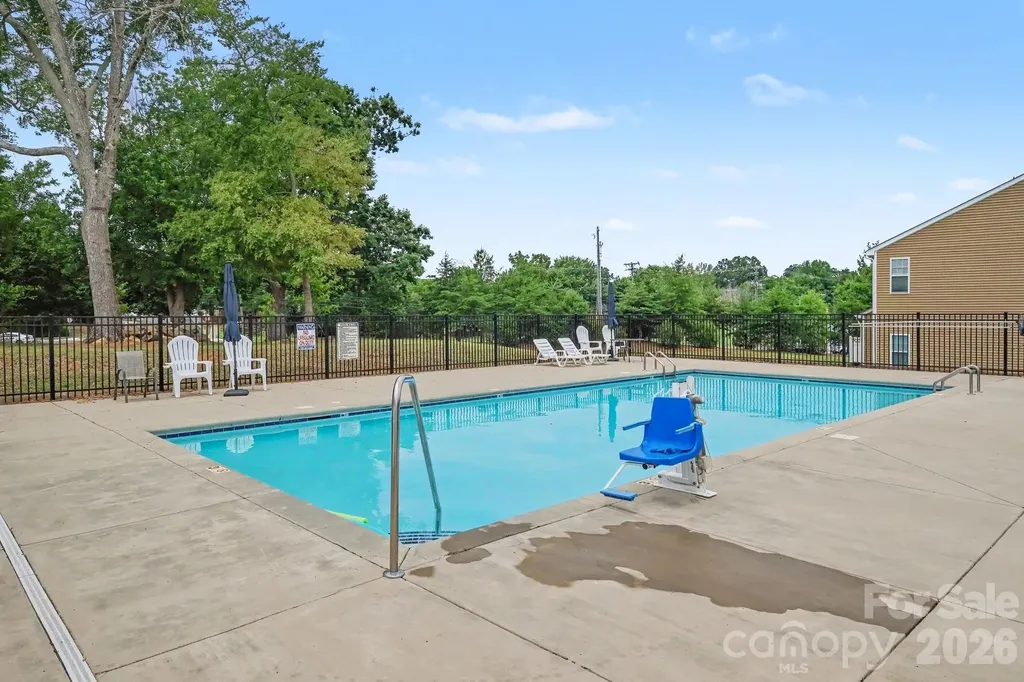 6411 Revolutionary Trail Charlotte NC 28217