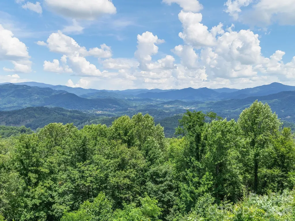 153 Windalier Lane Waynesville NC 28786