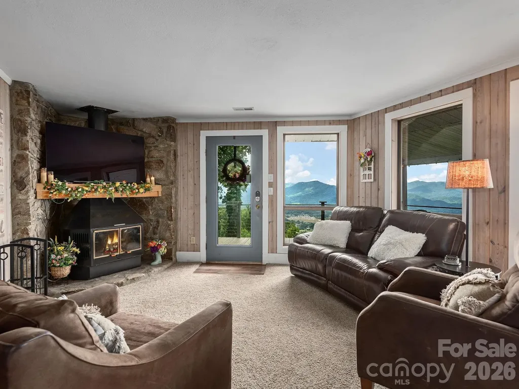 153 Windalier Lane Waynesville NC 28786