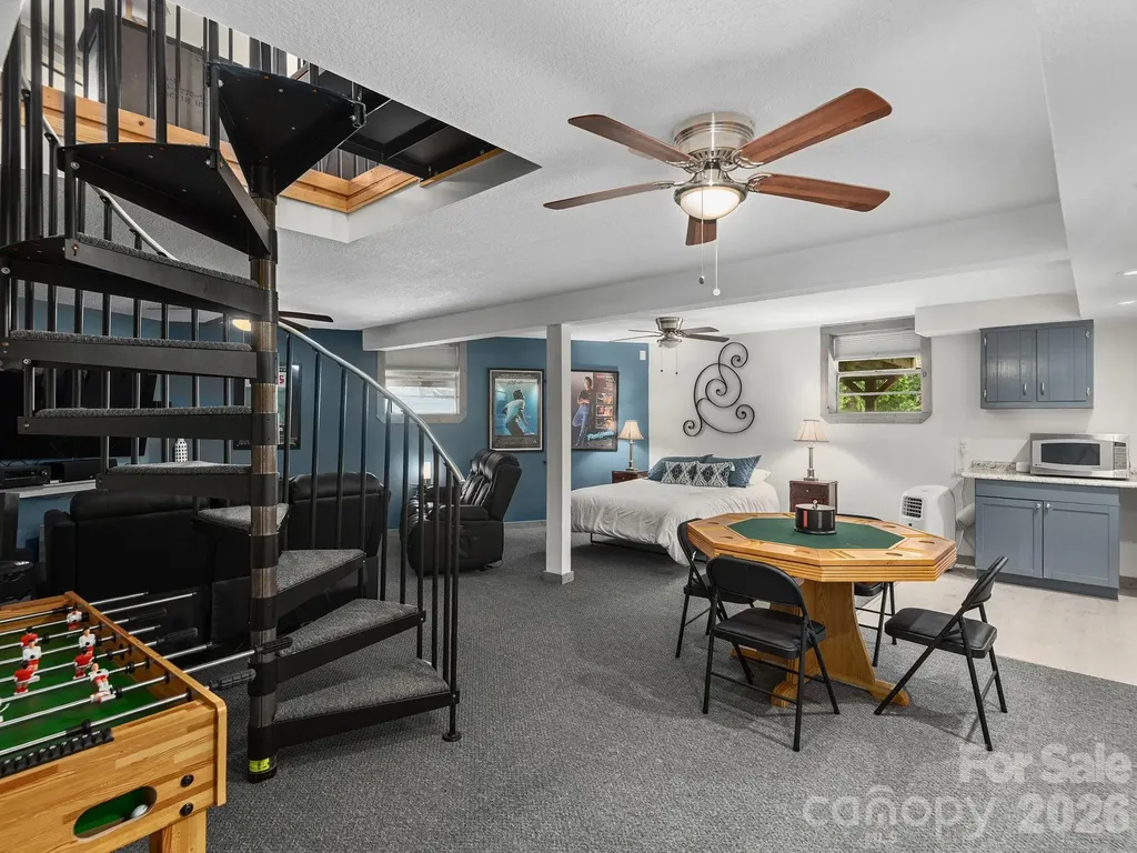 153 Windalier Lane Waynesville NC 28786