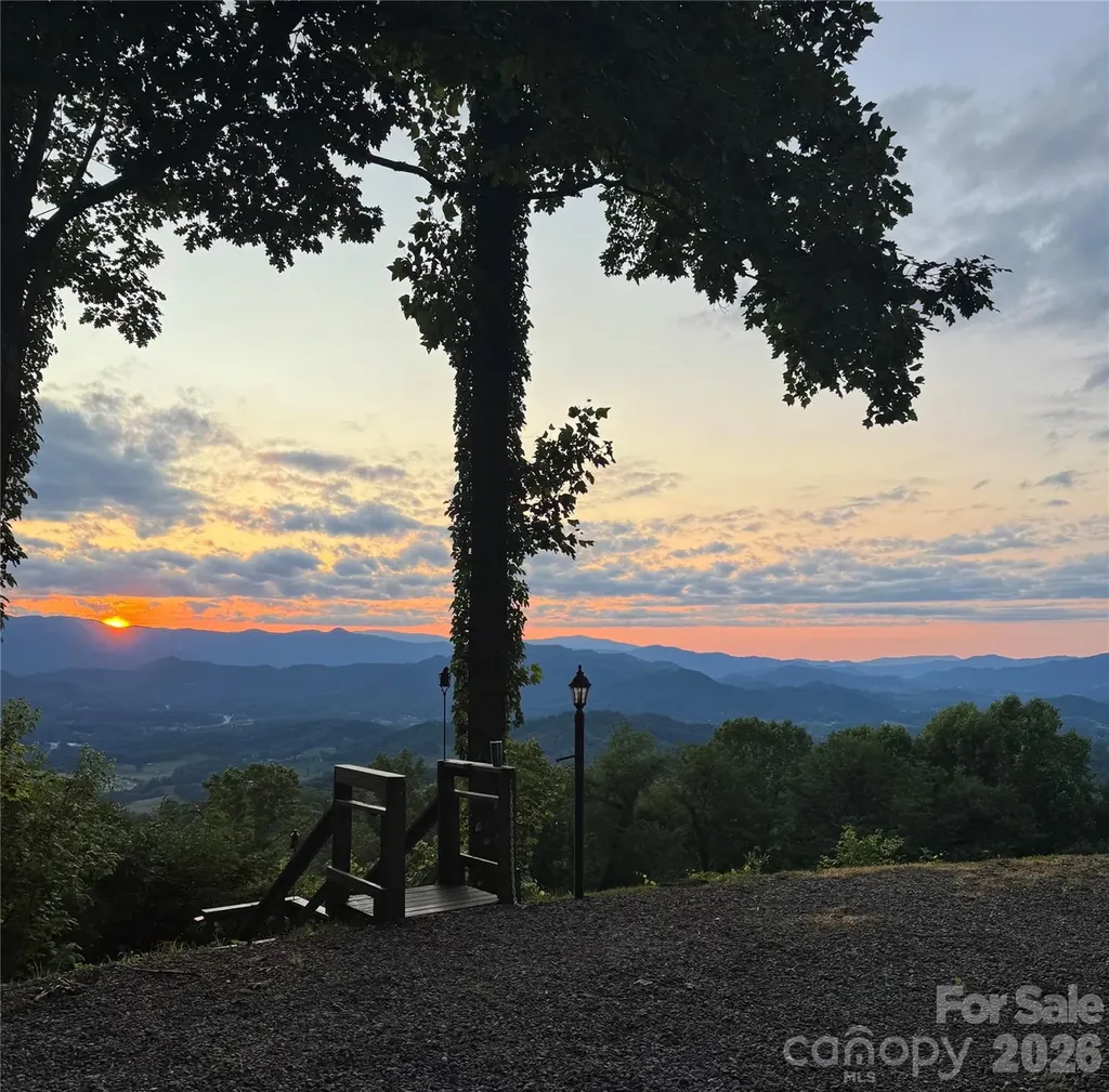 153 Windalier Lane Waynesville NC 28786