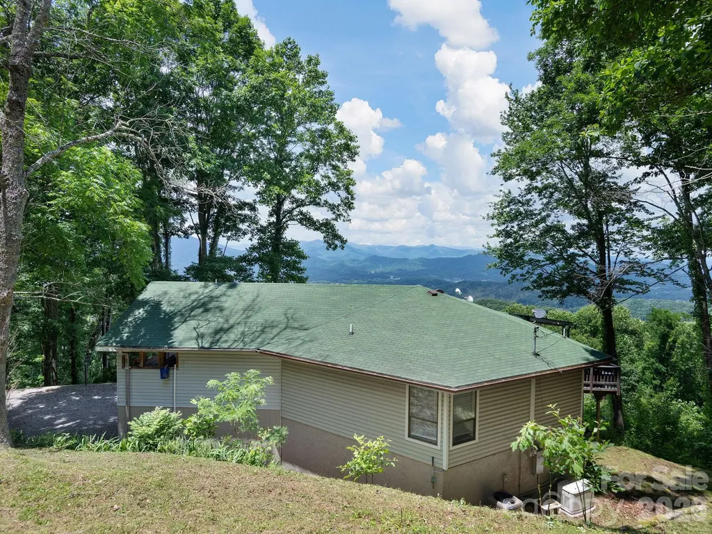 153 Windalier Lane Waynesville NC 28786