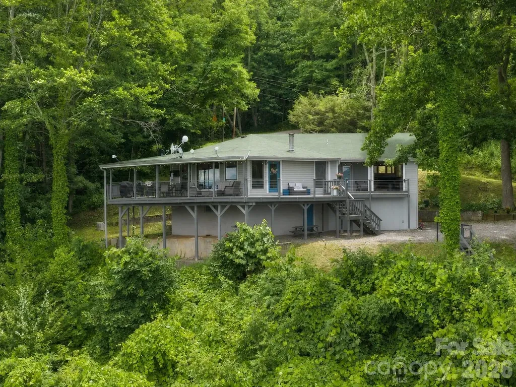 153 Windalier Lane Waynesville NC 28786