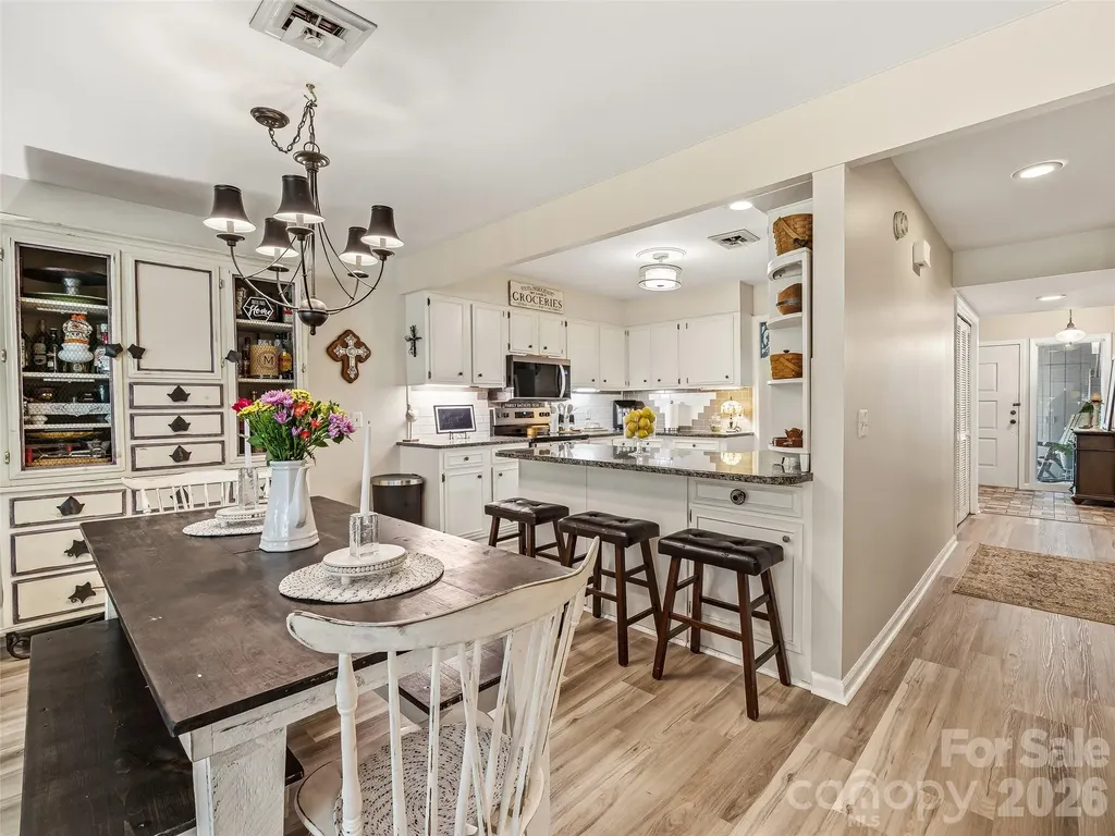 17 Lakemoor Lane Hendersonville NC 28739