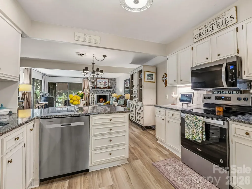 17 Lakemoor Lane Hendersonville NC 28739