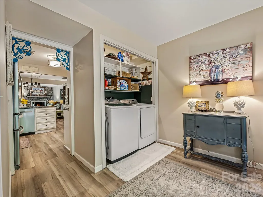 17 Lakemoor Lane Hendersonville NC 28739