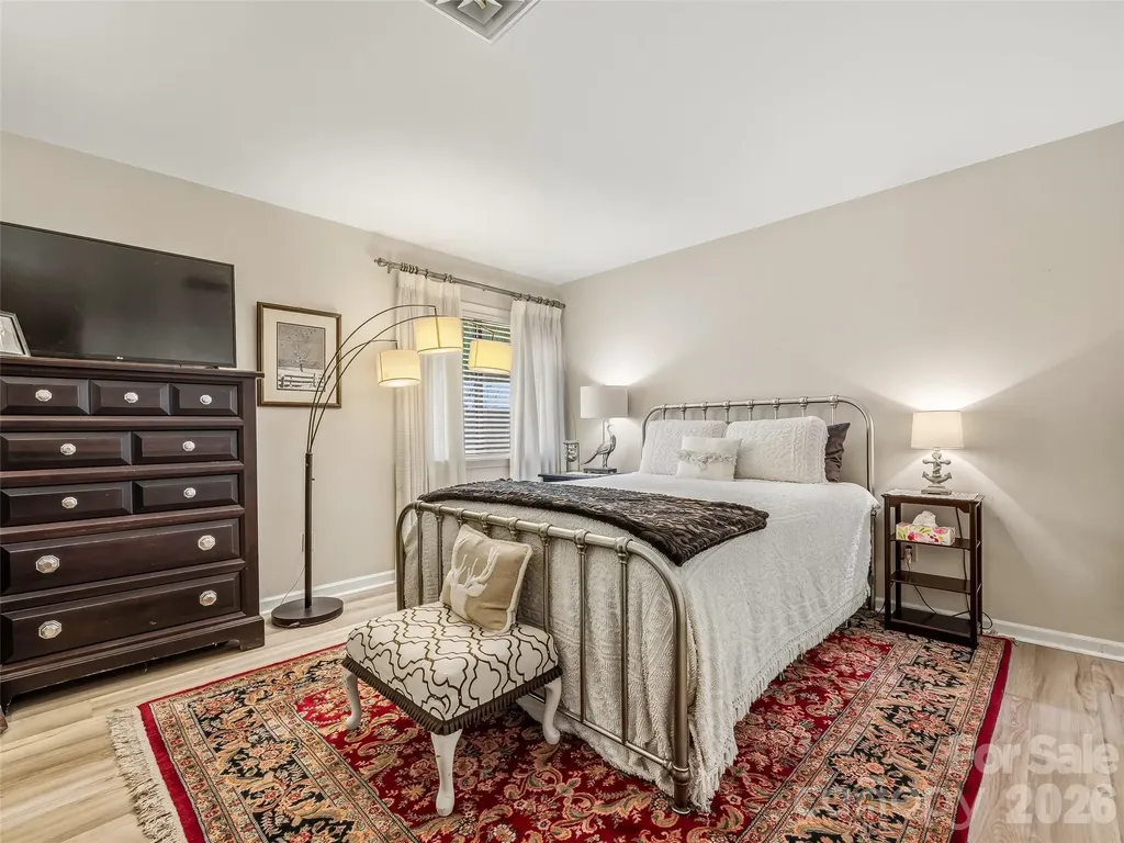 17 Lakemoor Lane Hendersonville NC 28739