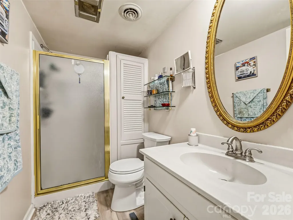 17 Lakemoor Lane Hendersonville NC 28739