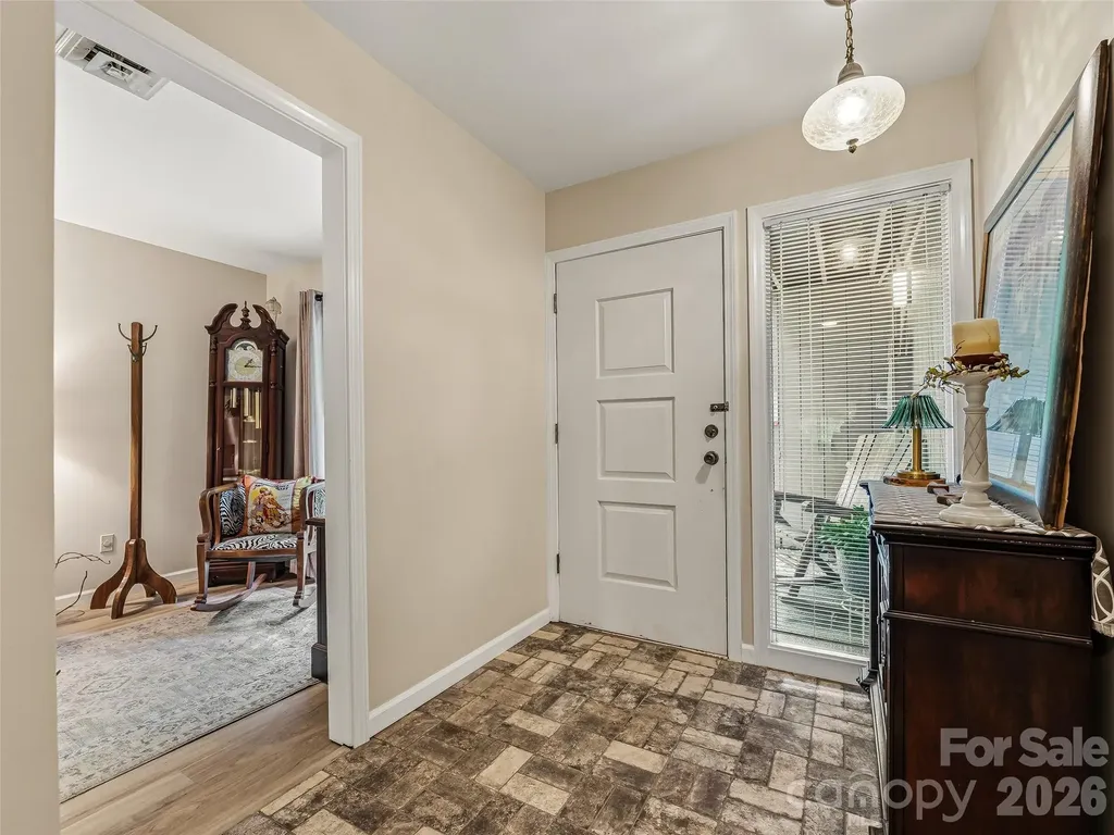 17 Lakemoor Lane Hendersonville NC 28739