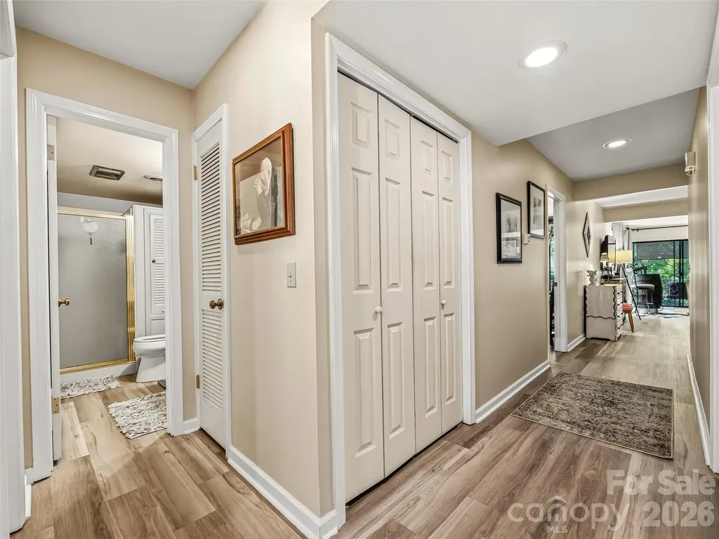 17 Lakemoor Lane Hendersonville NC 28739