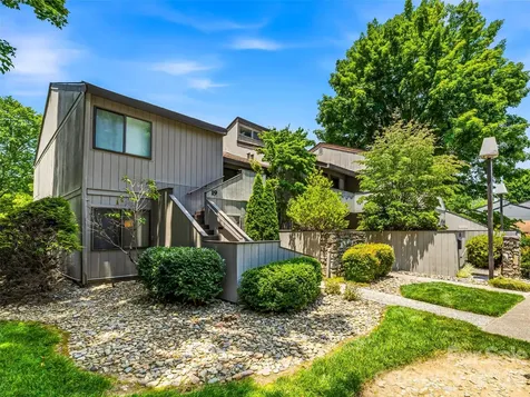 17 Lakemoor Lane Hendersonville NC 28739